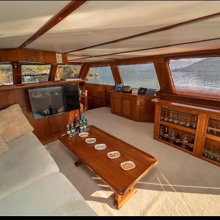 Aden Yachting Botel