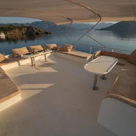 Aden Yachting Botel